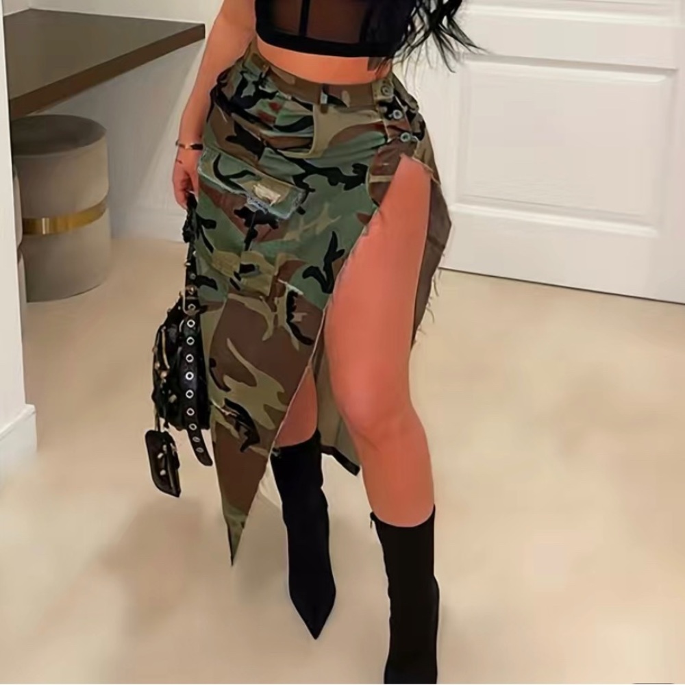 Camouflage Skirt With Split - image 1